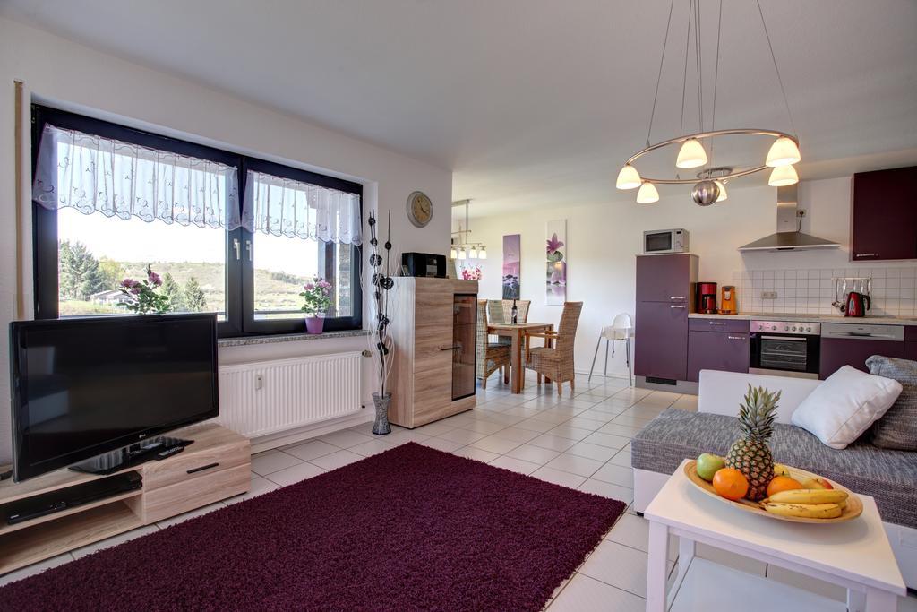 Ferienwohnung Seeblick Schalkenmehren Δωμάτιο φωτογραφία
